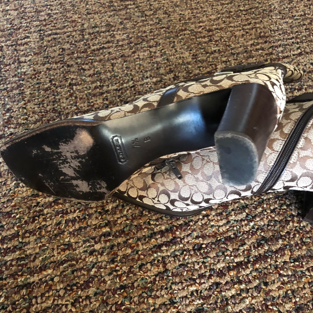 Boots - Picture 3 of 3